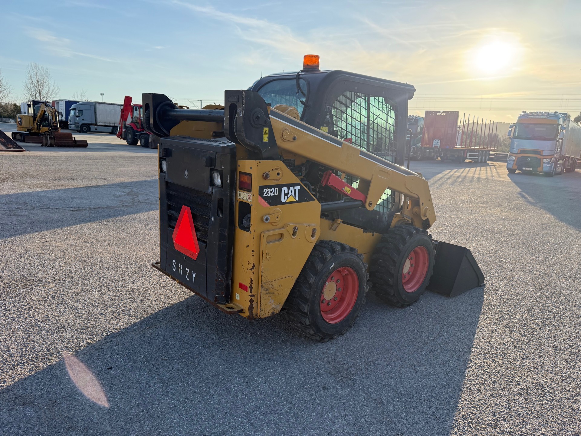 Caterpillar 232