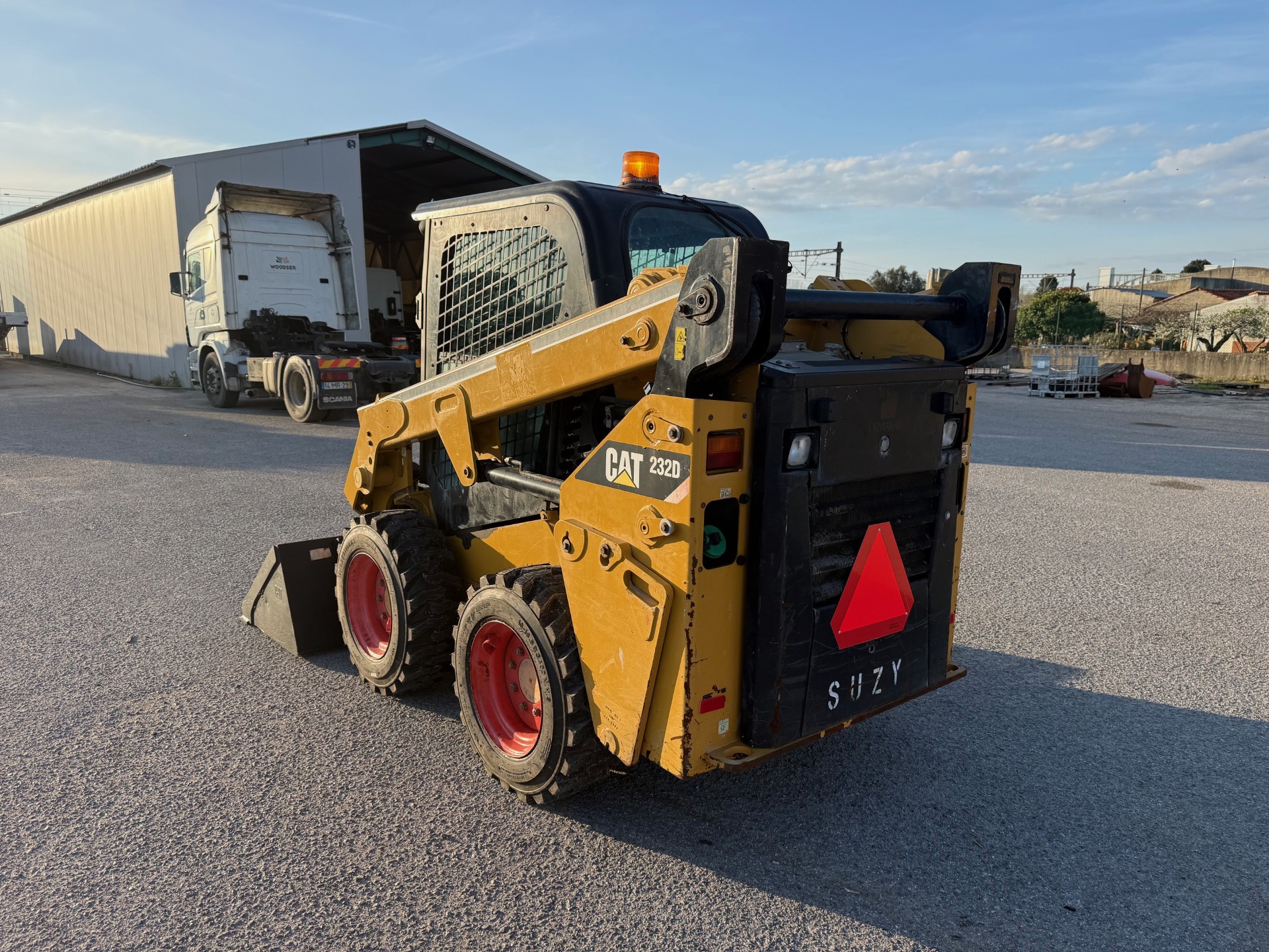 Caterpillar 232