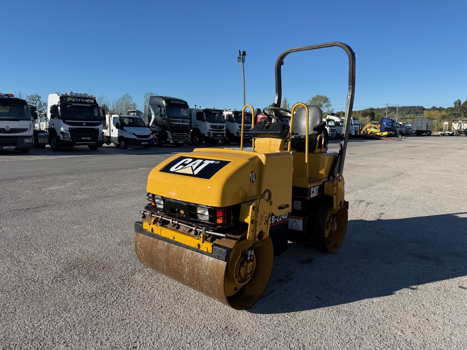 CATERPILLAR CB224D