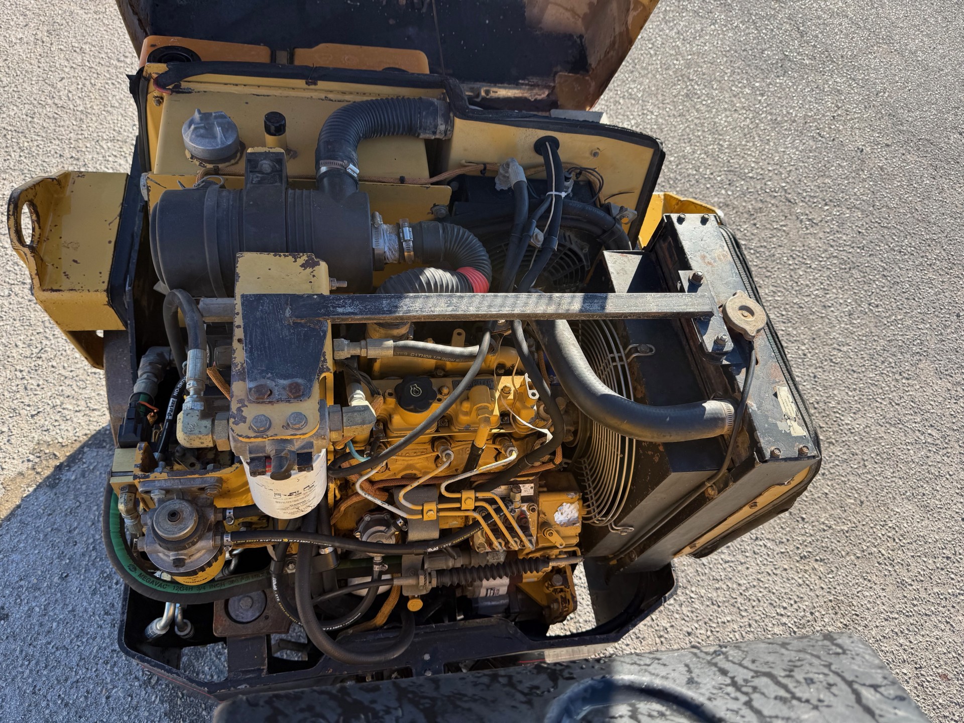 CATERPILLAR CB224D