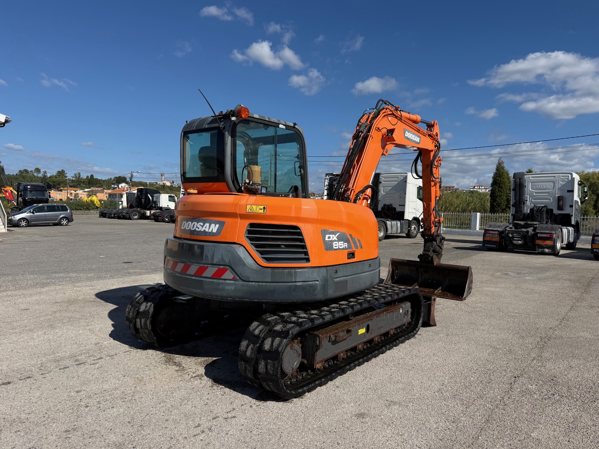 DOOSAN DX 85 R