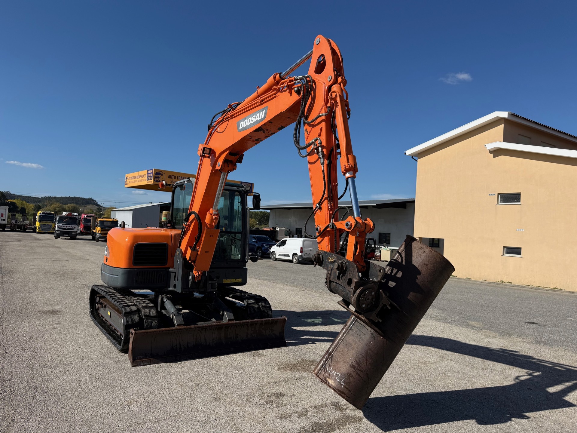 DOOSAN DX 85 R