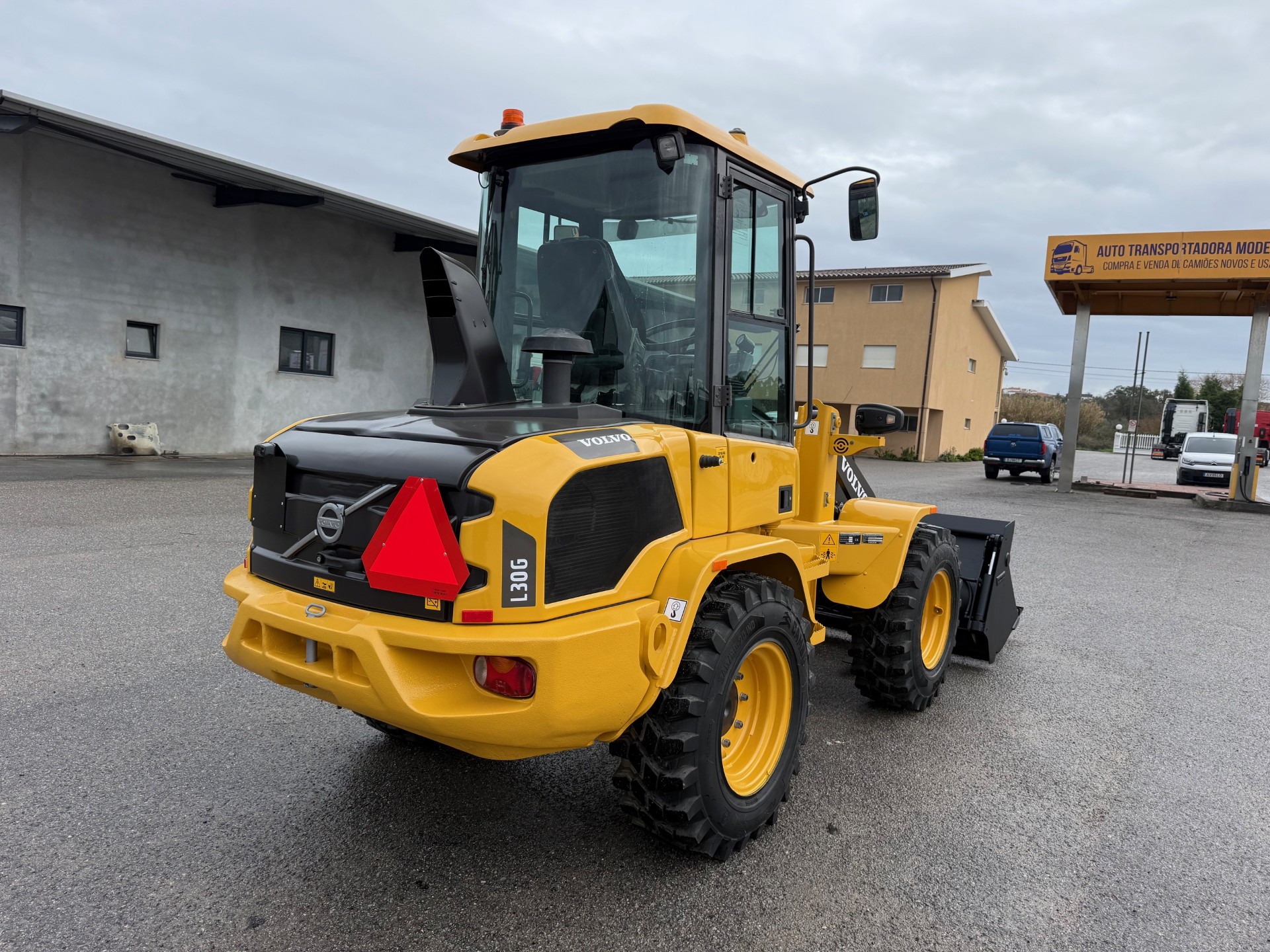 VOLVO L 30