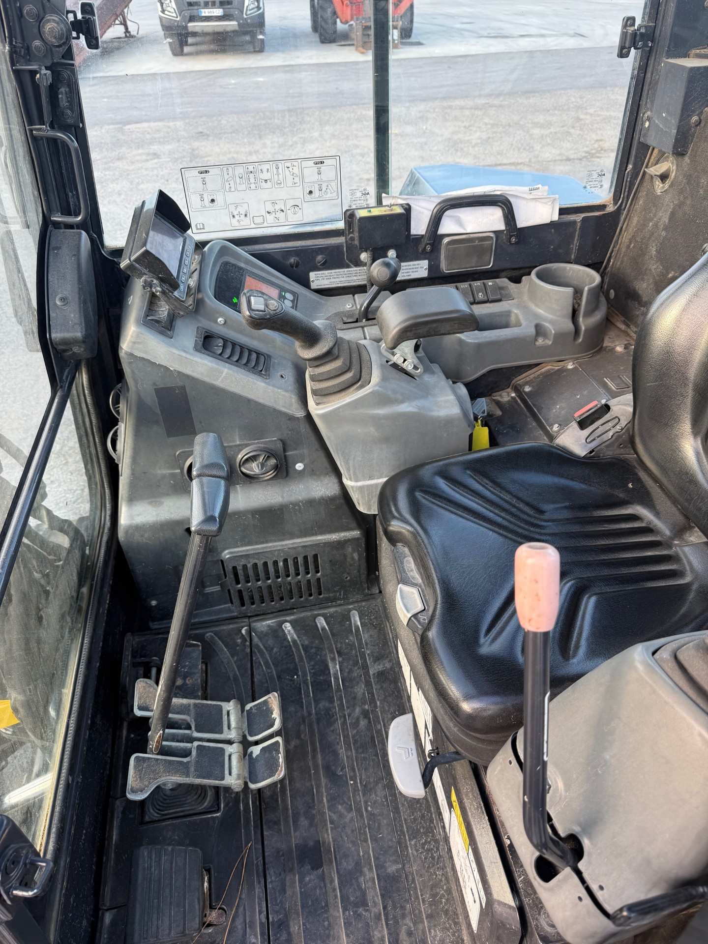 YANMAR ViO50