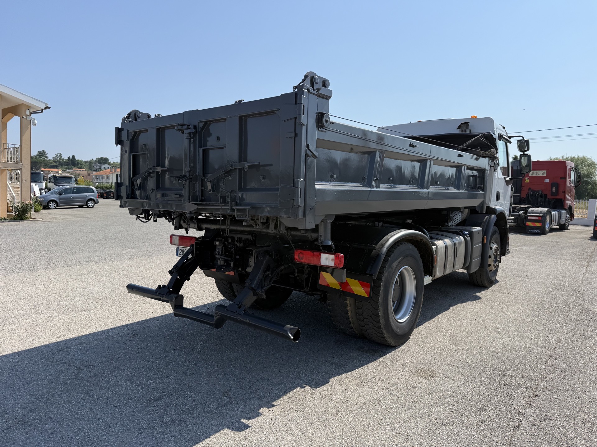Renault Premium Lander 370 DXI