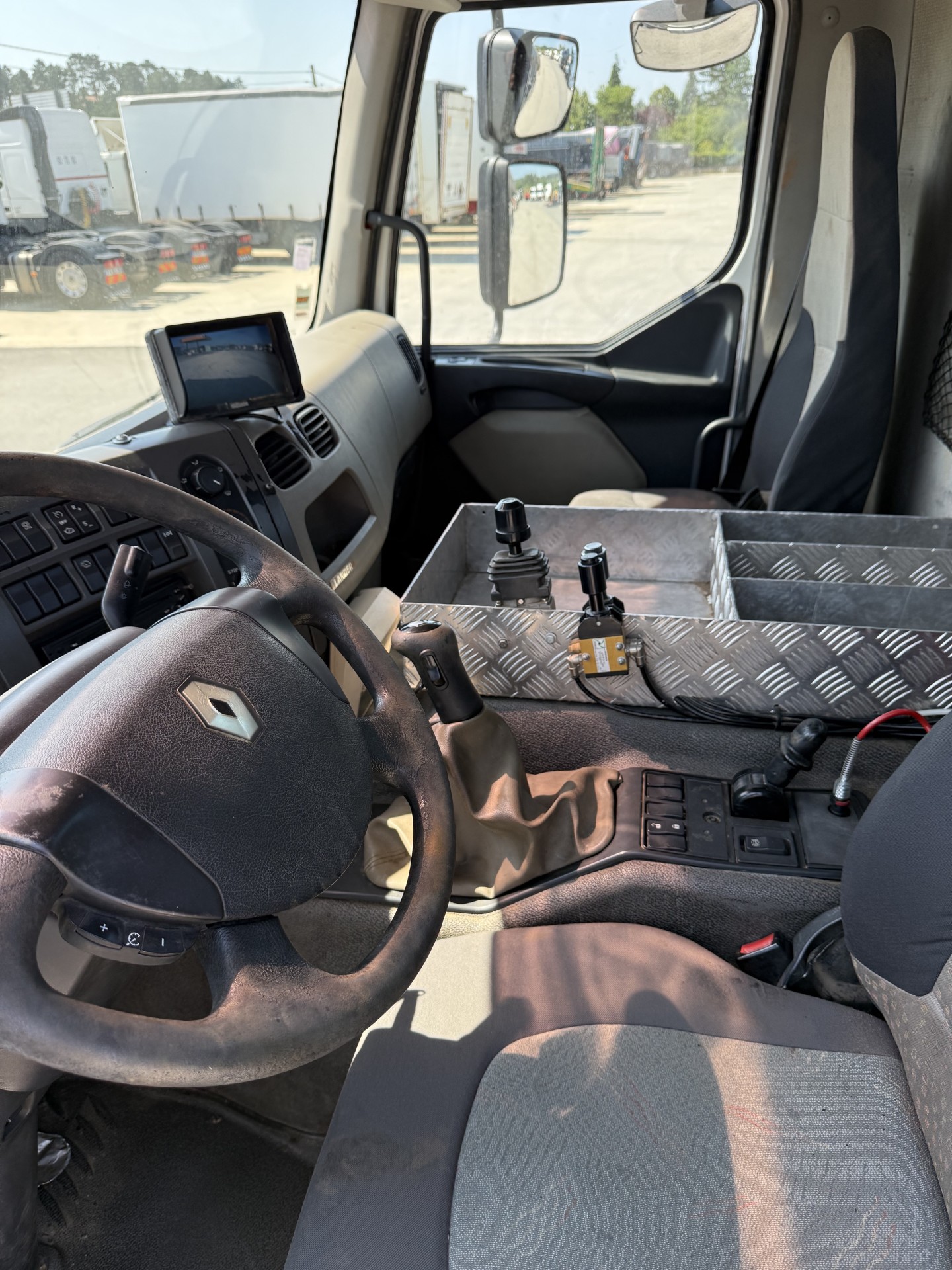 Renault Premium Lander 370 DXI