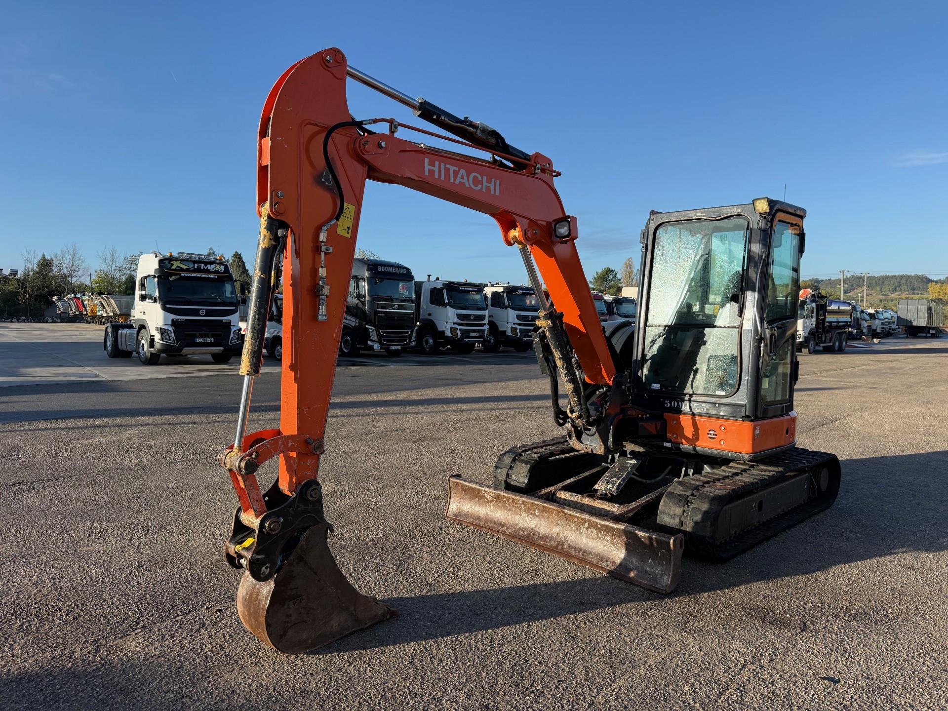 HITACHI ZX48U3