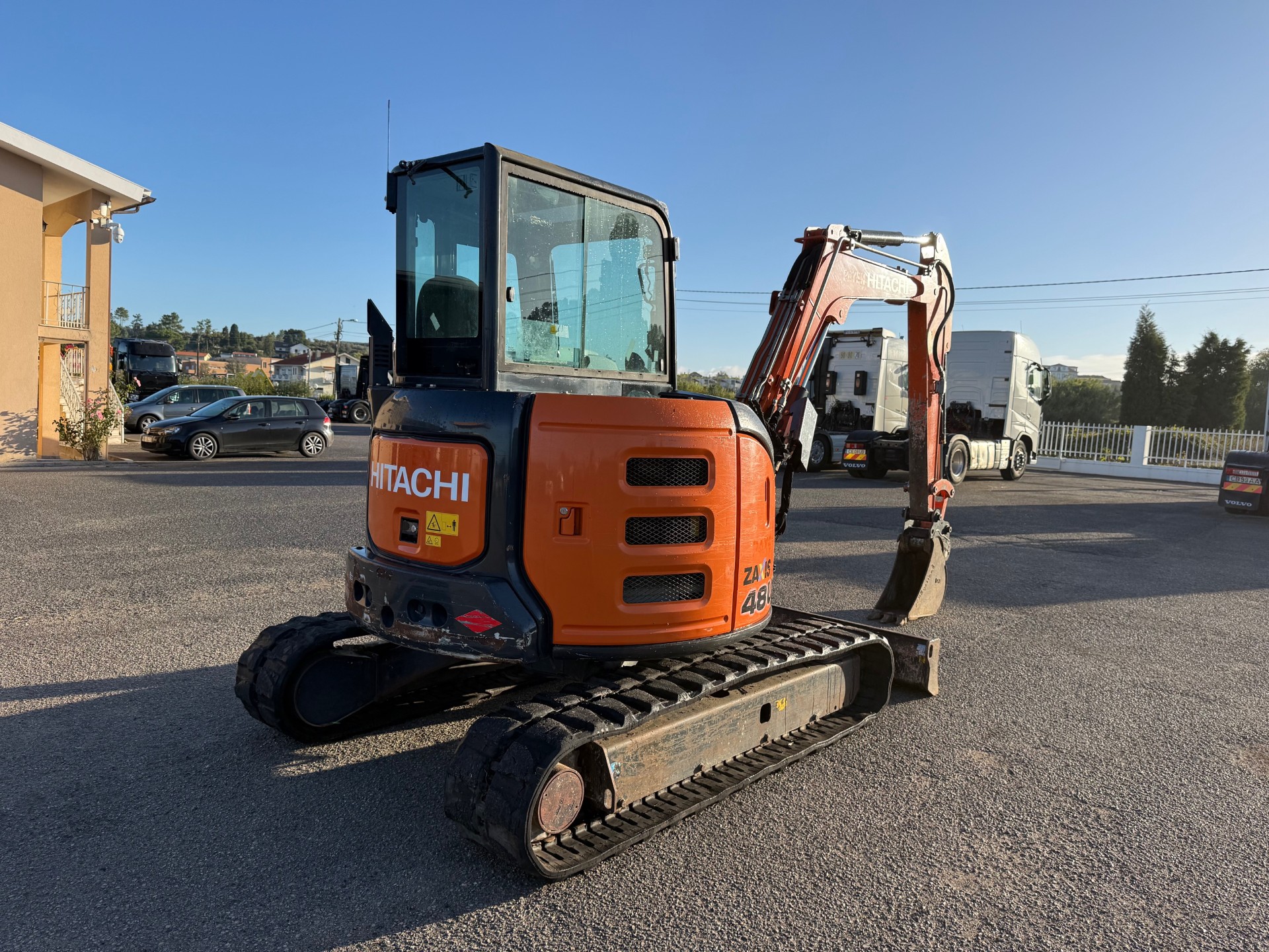 HITACHI ZX48U3
