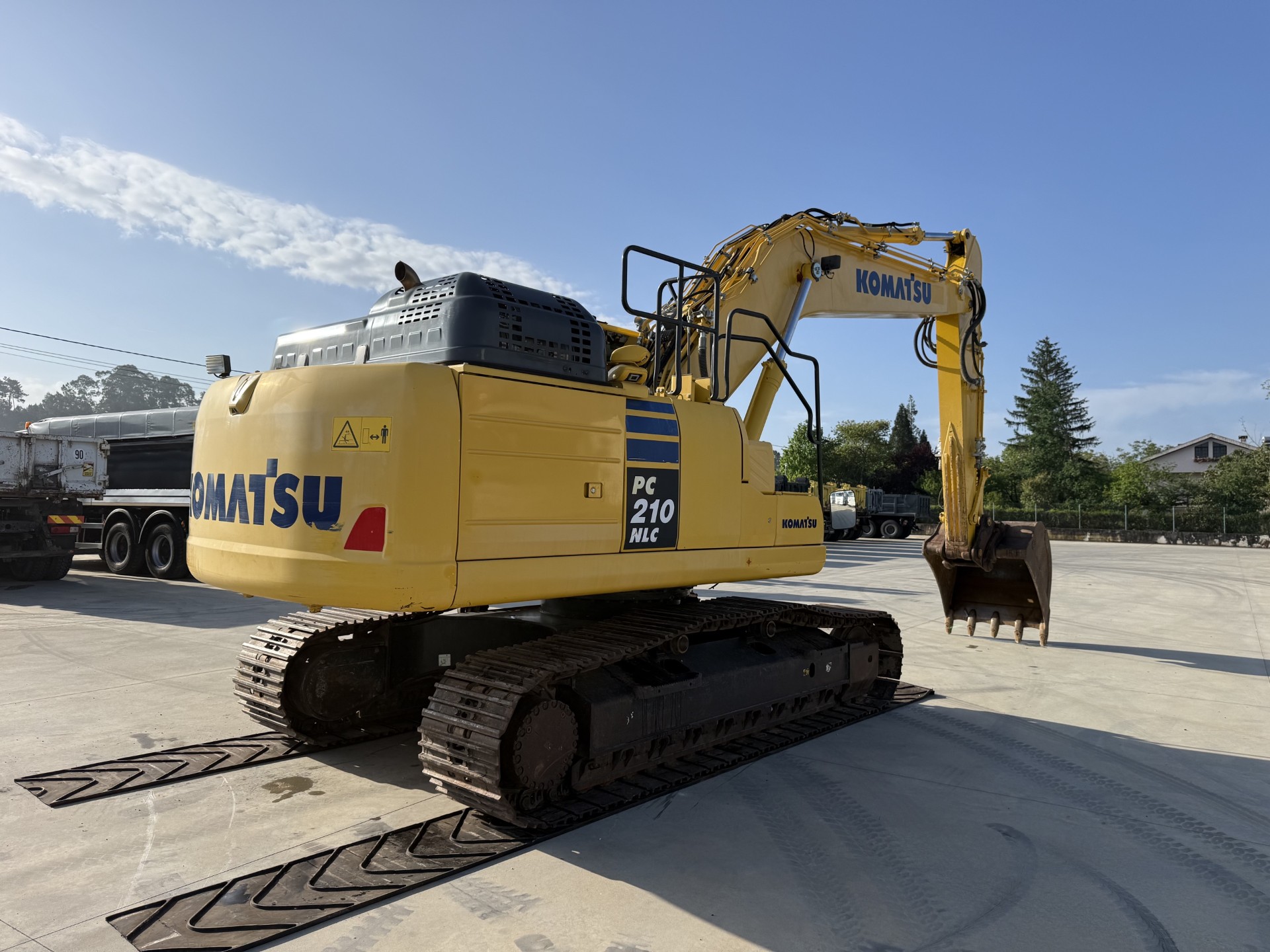 Komatsu PC210 NLC-11