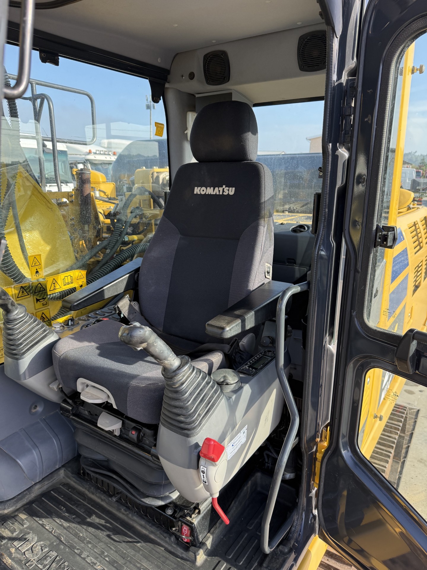 Komatsu PC210 NLC-11