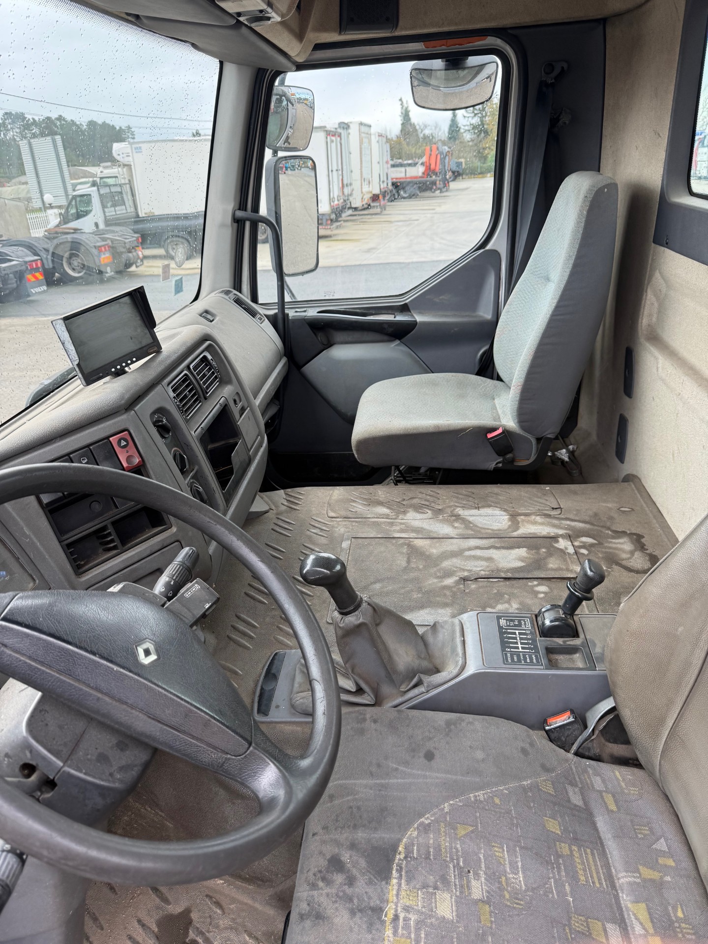 Renault Premium 270 DCI