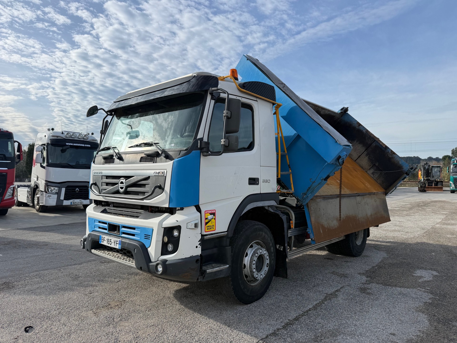 VOLVO FMX 330
