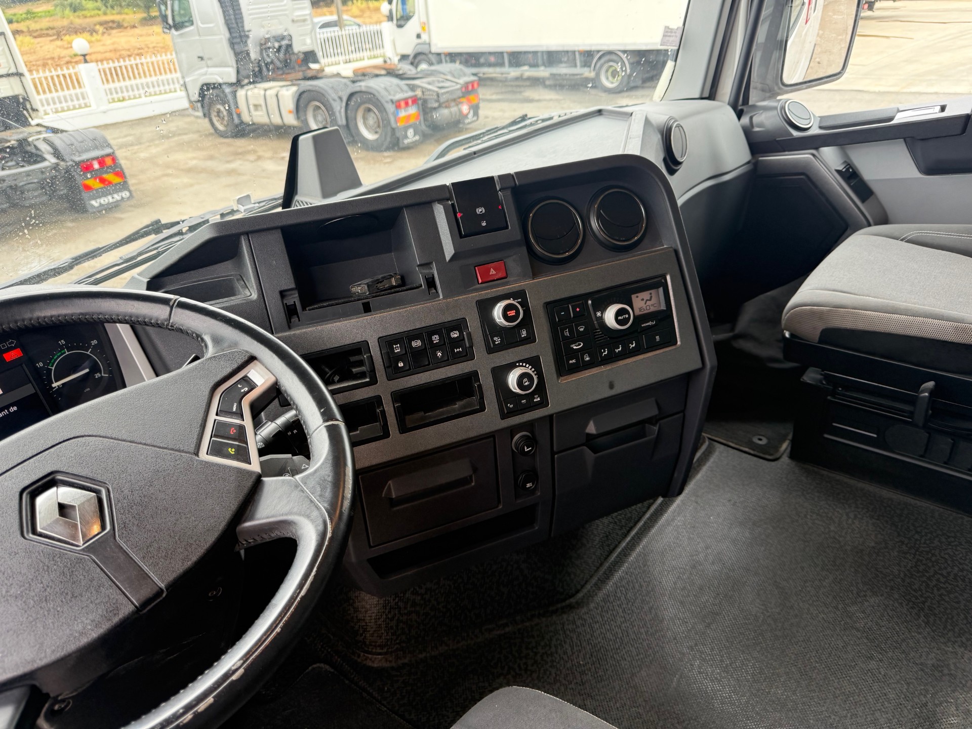 RENAULT GAMME T 520