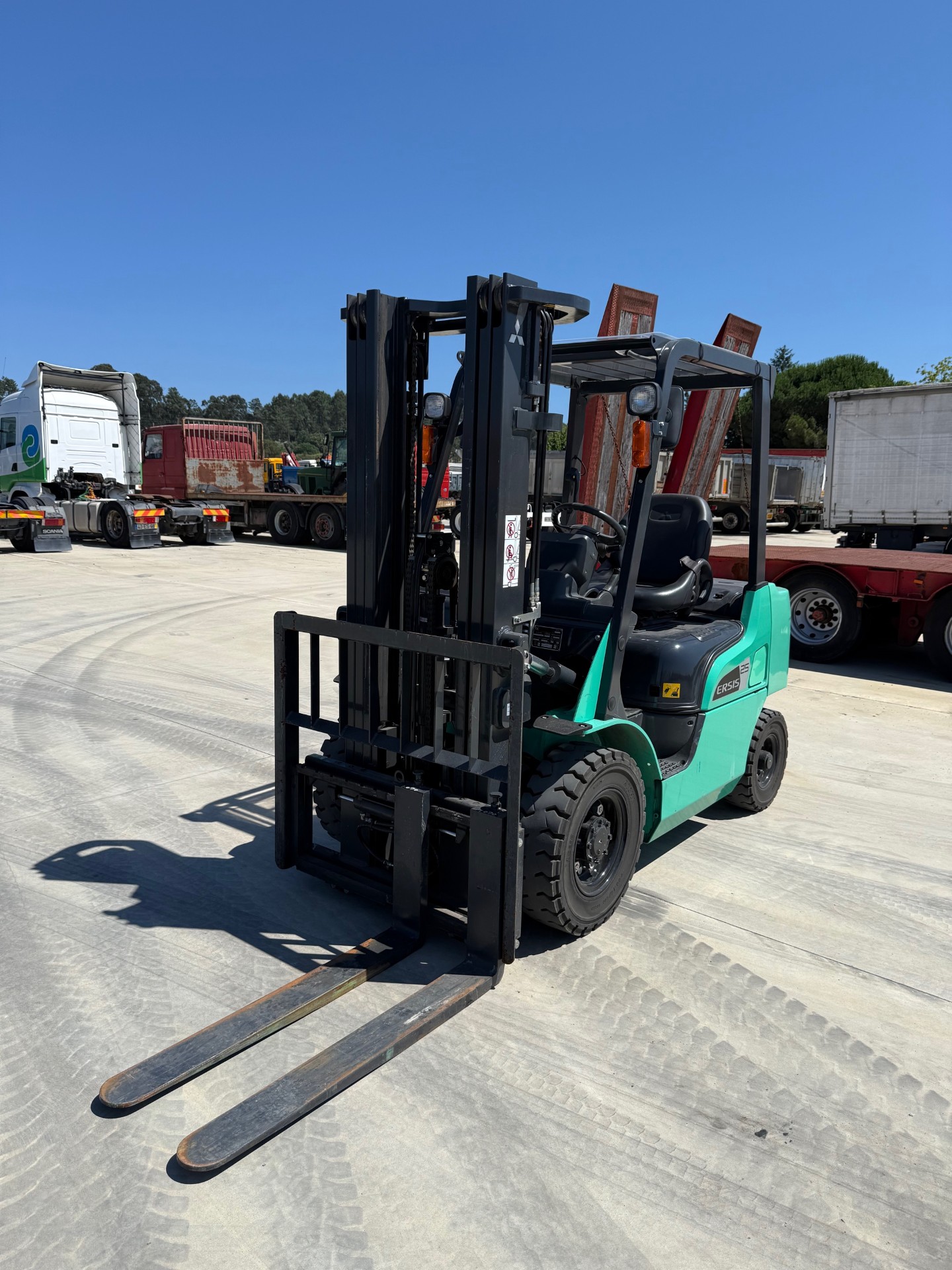 Mitsubishi FDE 25 P