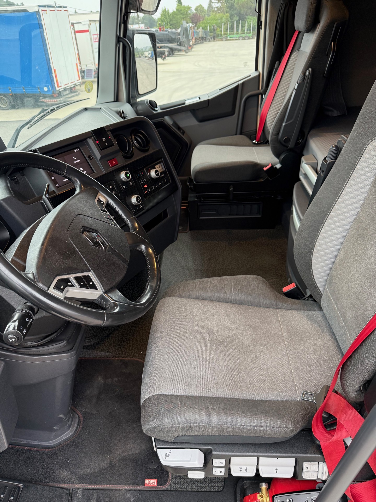 Renault T High 520