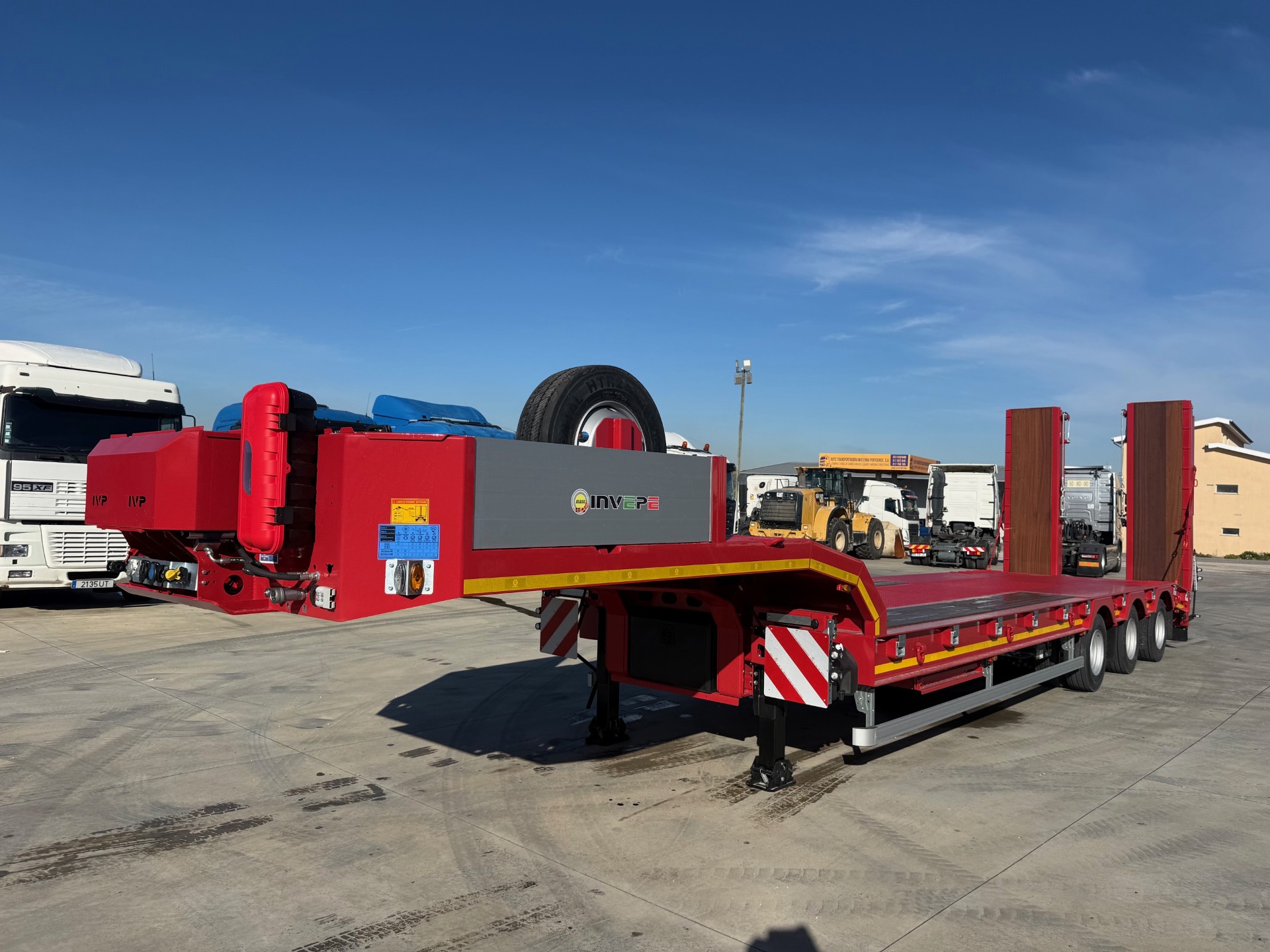 INVEPE PORTA,-MÁQUINAS