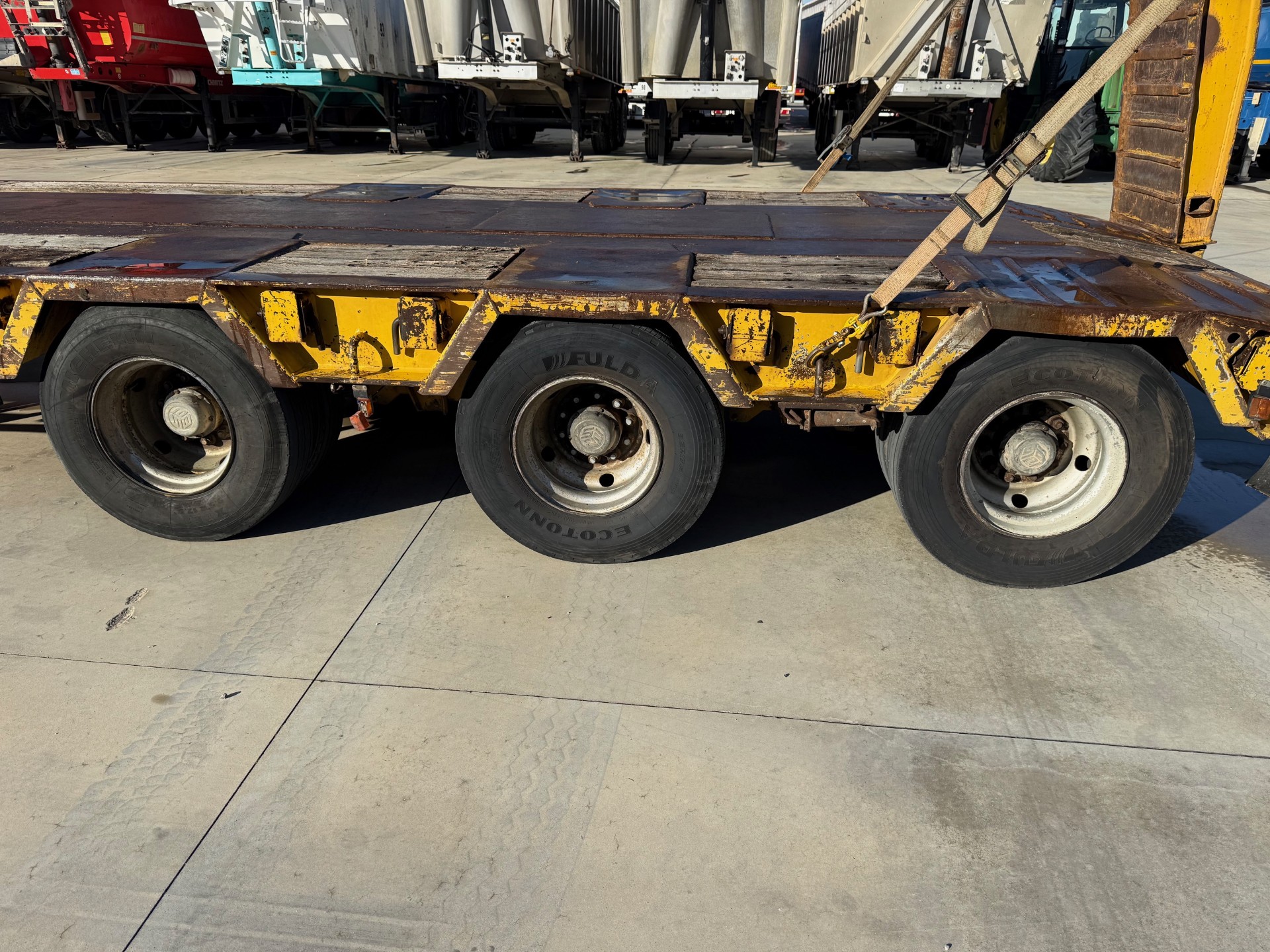 ACTM Porta máquinas