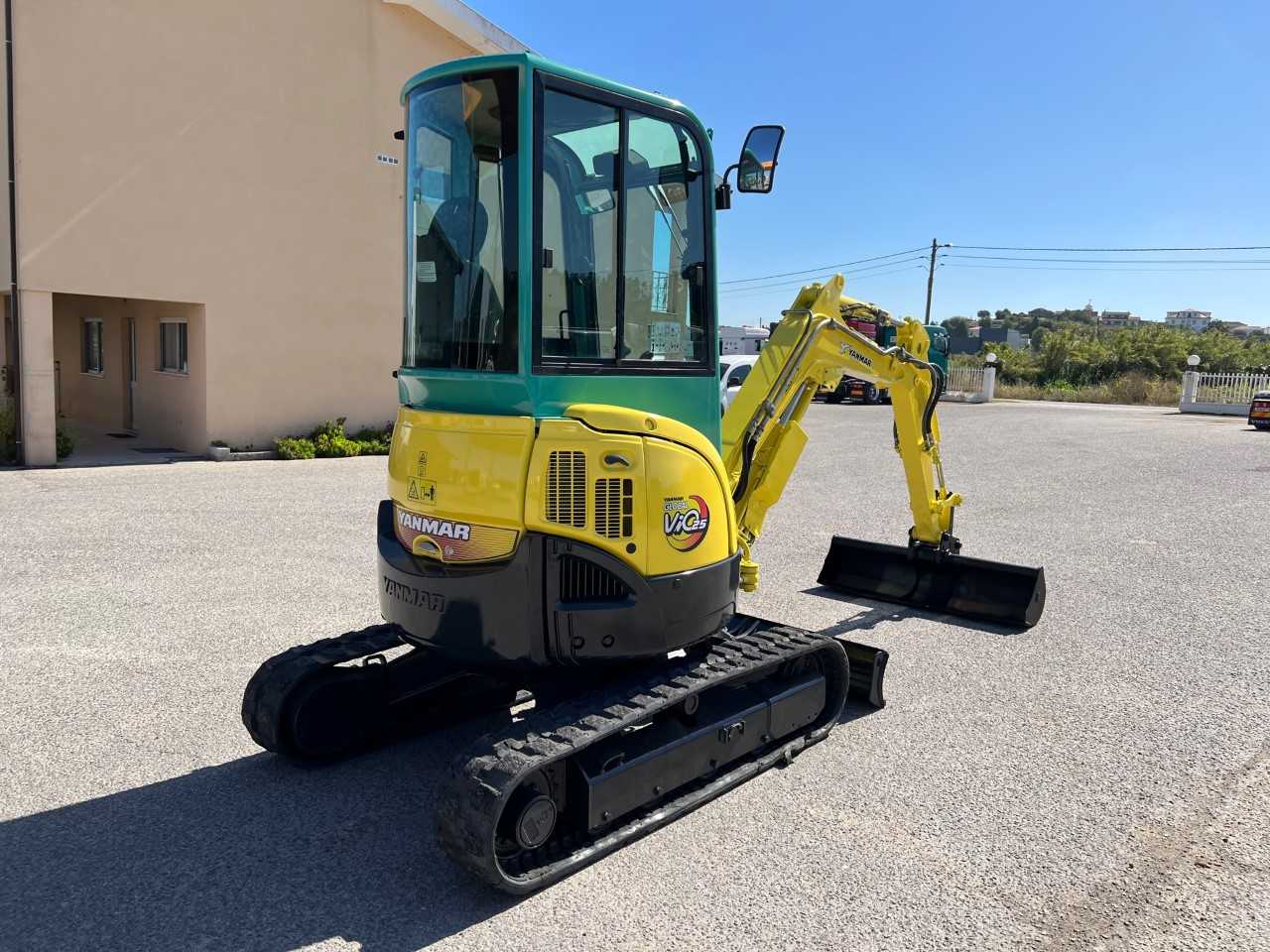 YANMAR VIO25